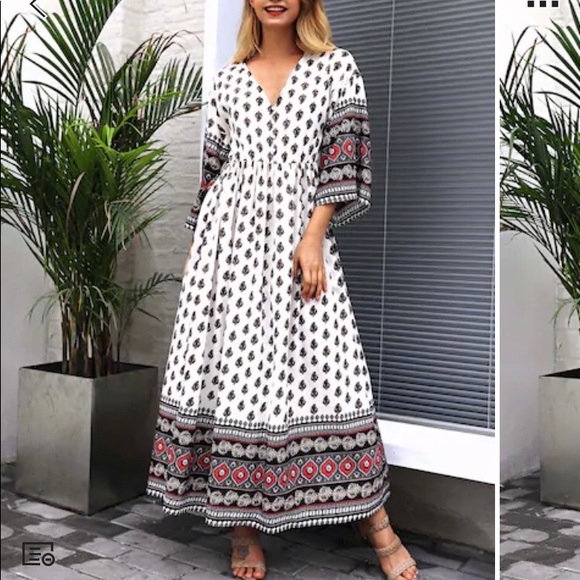 SHEIN Dresses & Skirts - v Neckline Geo Print Dress